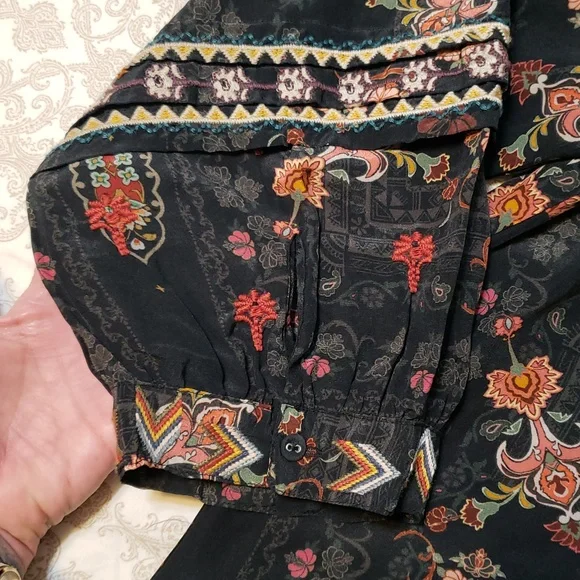 Johnny Was BIYA silk Blouse - Picture 6 of 14